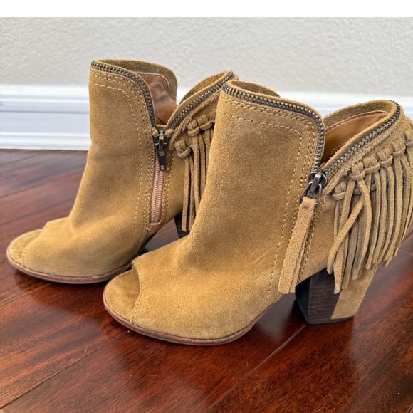 Dolce Vita Promise Fringe Suede Ankle Booties Peep Toe Block Heel Tan Sz 7.5 - Picture 3 of 8
